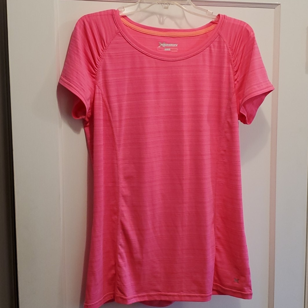 Xersion Tee shirt. Hot pink.